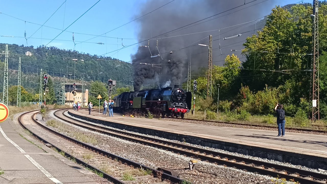 001 180 und 01 066 kämpfen sich die Geislinger Steige hinauf 