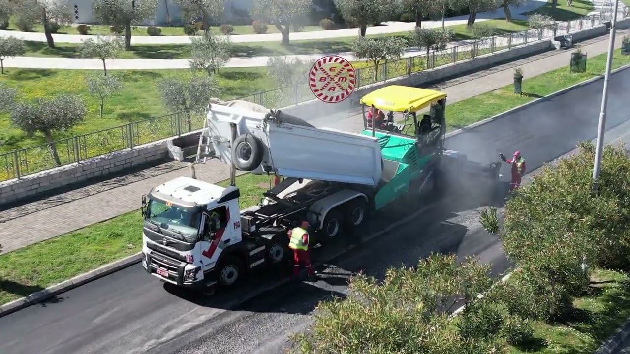 Izvođenje asfalterskih radova na Bulevaru revolucije u Baru