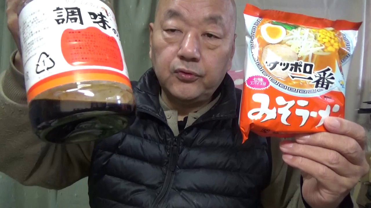[頑固おやじ]寒い日はこれ！サッポロ一番みそラーメン　白菜たっぷりで頂きます。