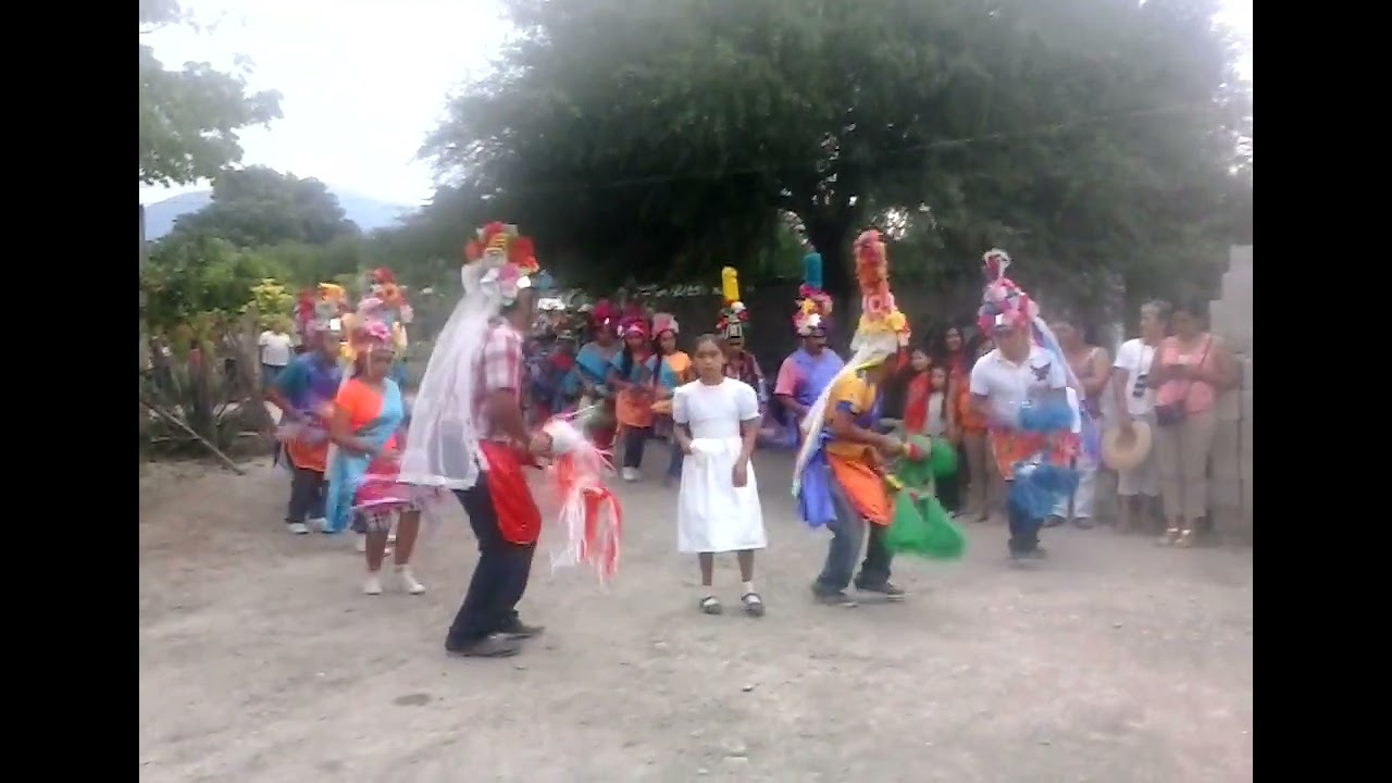 DANZA A LA SANTA CRUZ EJIDO PADRON Y JUAREZ MUNICIPIO JAUMAVE TAMAULIPAS