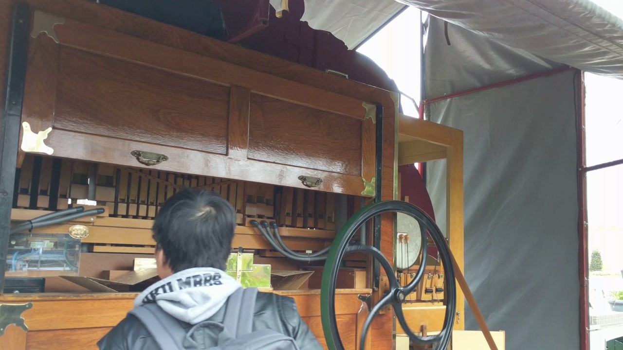 Street Organ at Keukenhof (Tulip garden, The Netherlands)