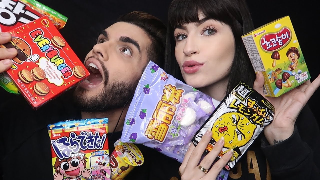 CASAL ASMR - PROVANDO DOCES ASIÁTICOS! (eating sounds)