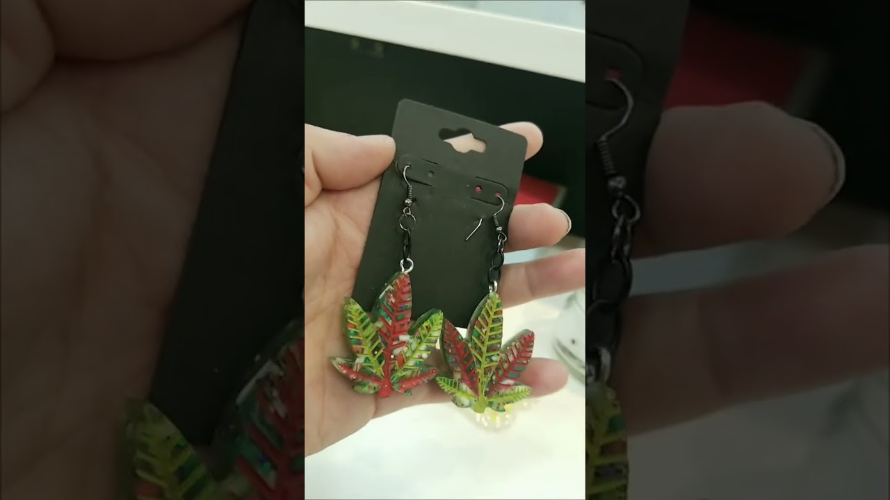 Creative stoner gift boxes perfect for holidays! #stonergifts #christmasgifts