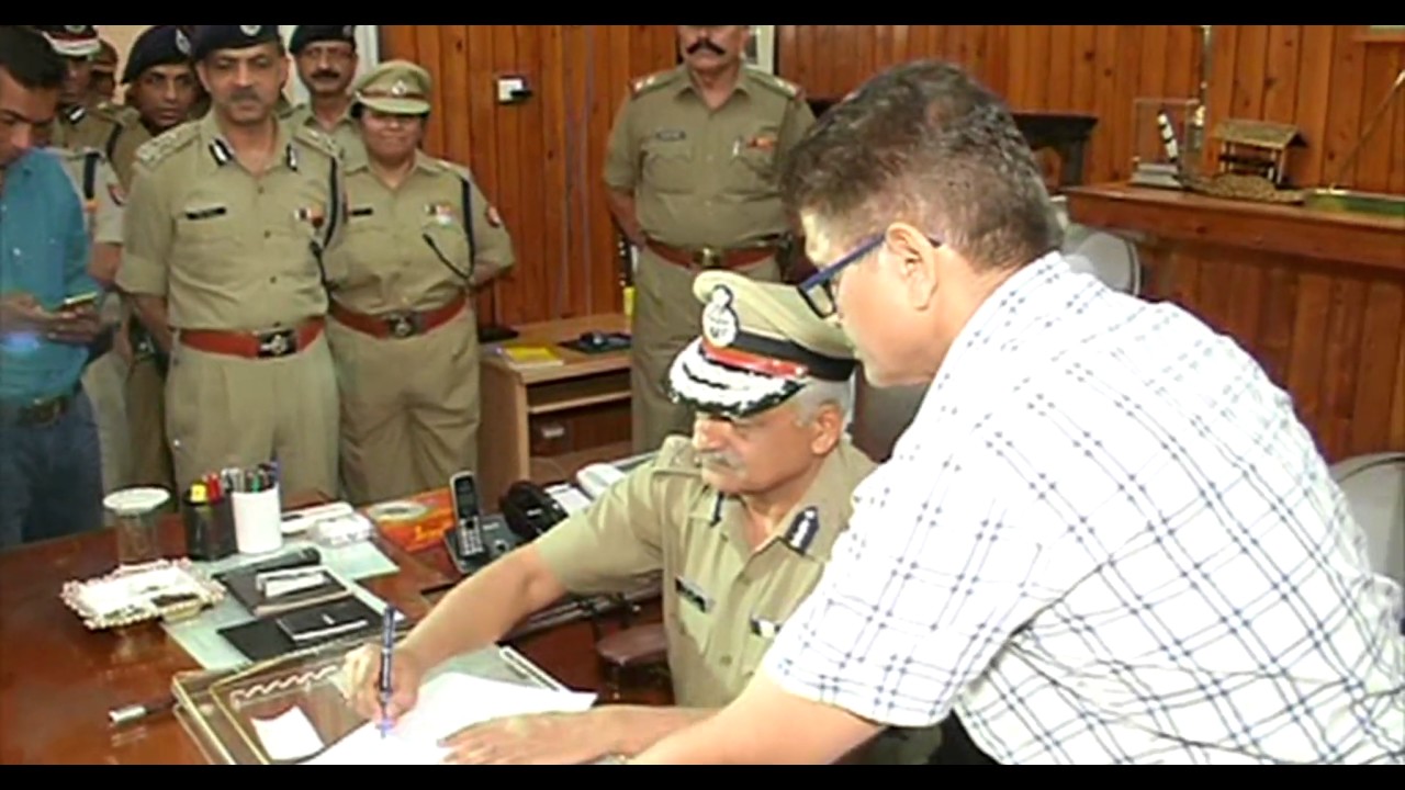 DGP UP Shri Sulkhan Singh Taking Charge at DGP HQ on 22 Apr 2017