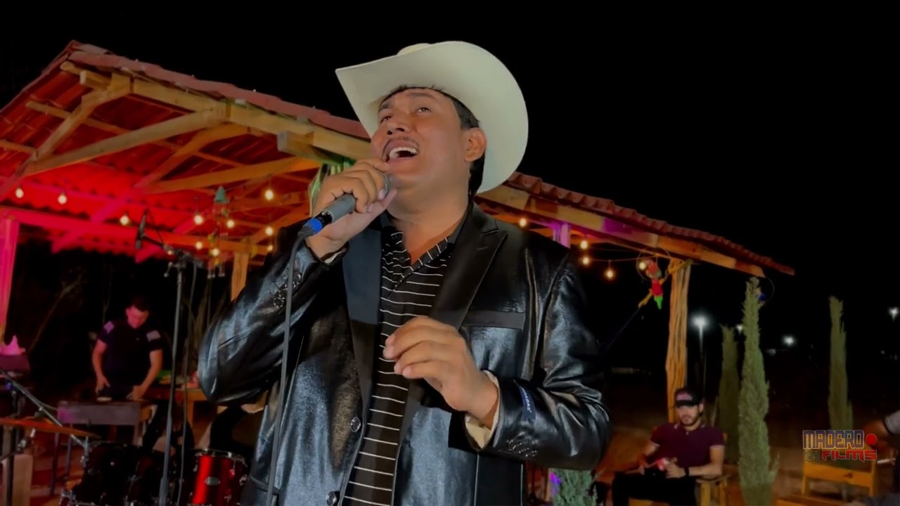 EL COMPA GONO Y SU ACTIVO NORTEÑO El Gallo Jugado