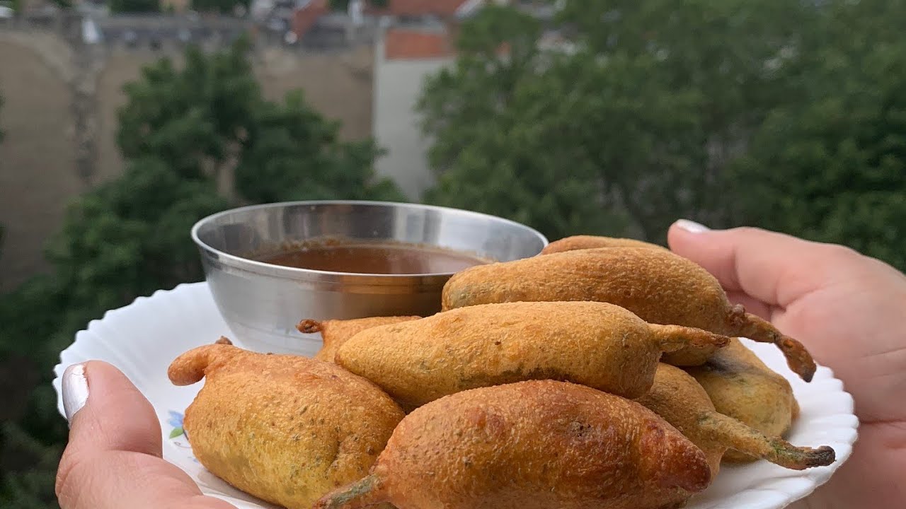 Stuffed Mirchi Pakora / Stuffed Green Chilli Fritters/ Bharela Marcha / Bharwa Mirchi / Mirch Pakora
