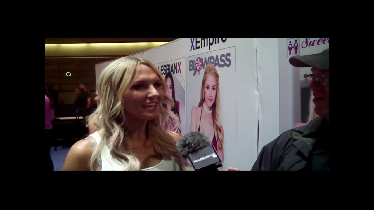 PORN kaylee Cox with Jiggy Jaguar AVN expo 2019