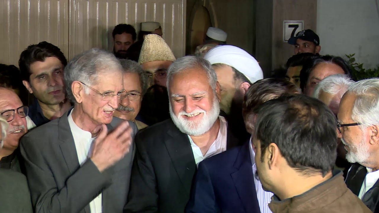 Govt, & Rahbar Committee Striving To Find &lsquo;Middle Way&rsquo;.