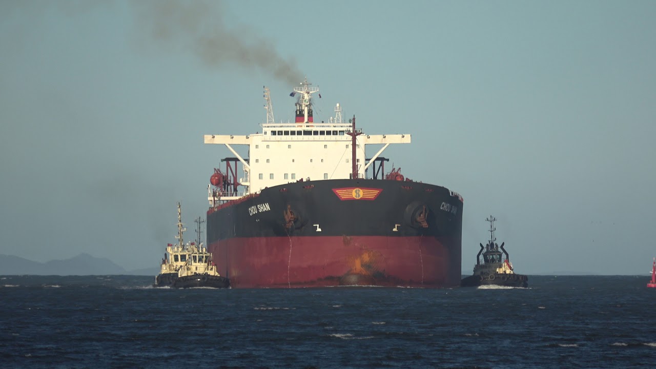Ship Horn - Horn blast from bulk carrier ship 4K