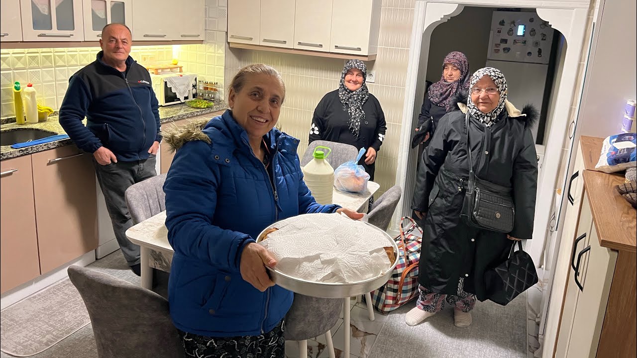 Börekler yapıldı!!!Tepsiler hazilandi🤲ALLAH'IN EMRİYLE...