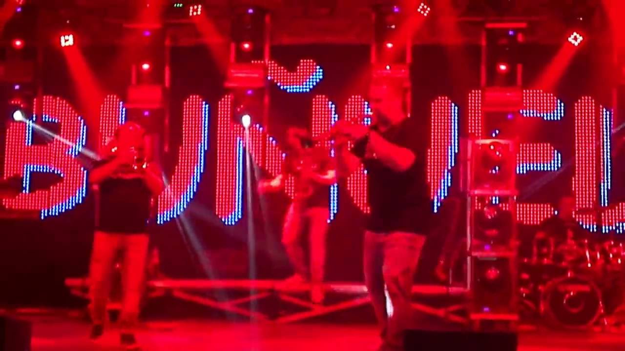 AGARRATE SAXO,  orquesta PASARELA