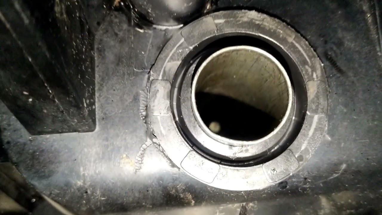 CLIO 1.0 16 VALVULAS VAZANDO OLEO , DICA DE COMO RESOLVER O VAZAMENTO .