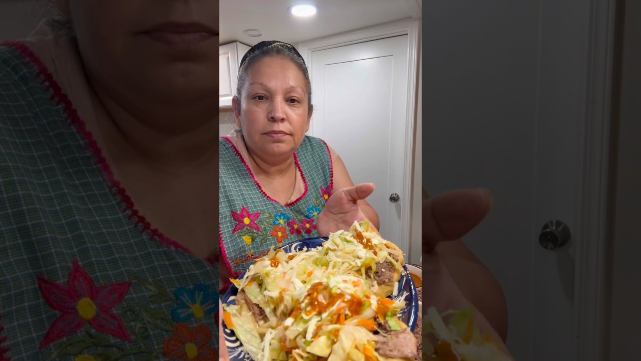 Sopes deshebrada #food #viralvideo #cooking #fyp