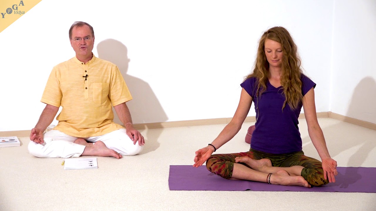 Yogasitz - Yoga Asana Lexikon