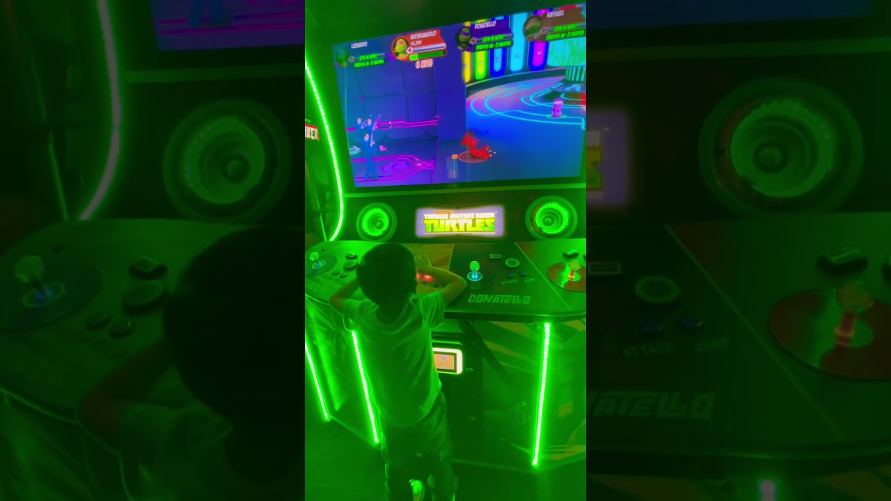 ￼TMNT 4 player game cabinet 