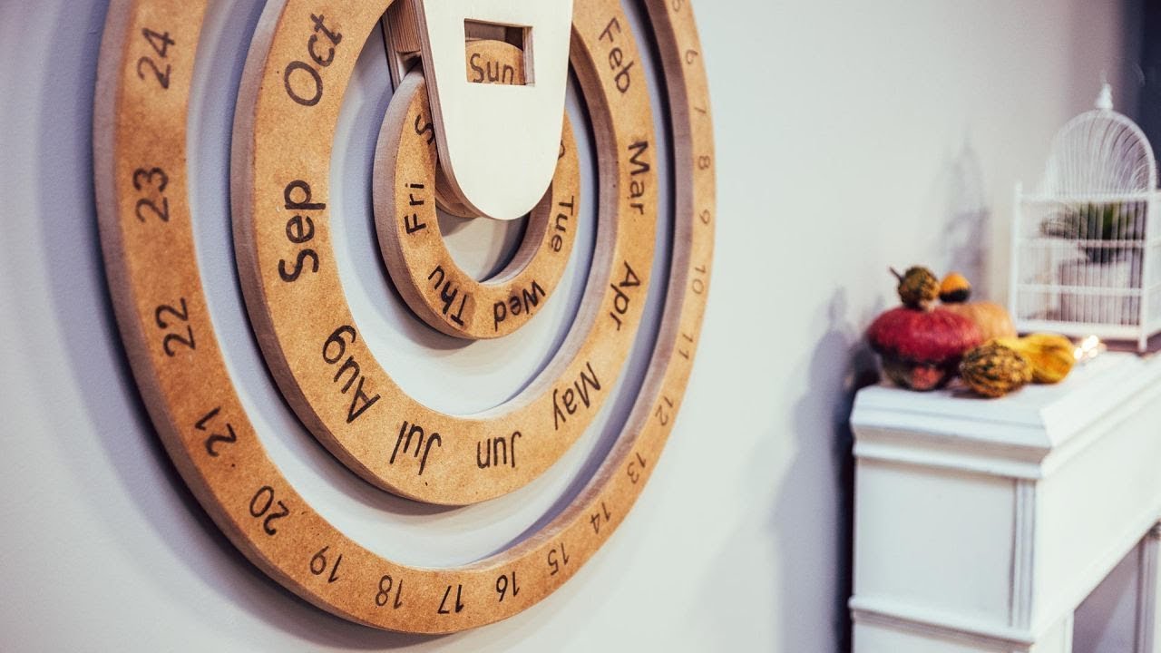 Cómo hacer un calendario giratorio - Bricomanía
