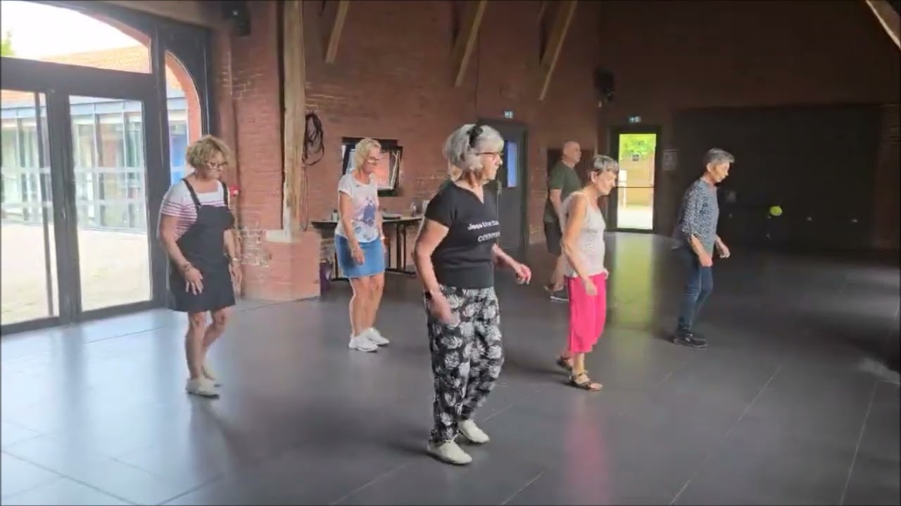 THE SIXTIES WOMEN  LINE DANCE