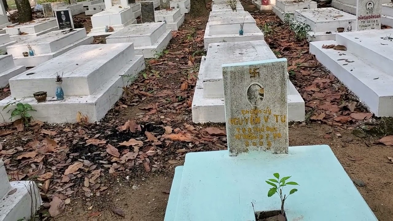 Viếng nghĩa trang quân đội Biên Hòa 