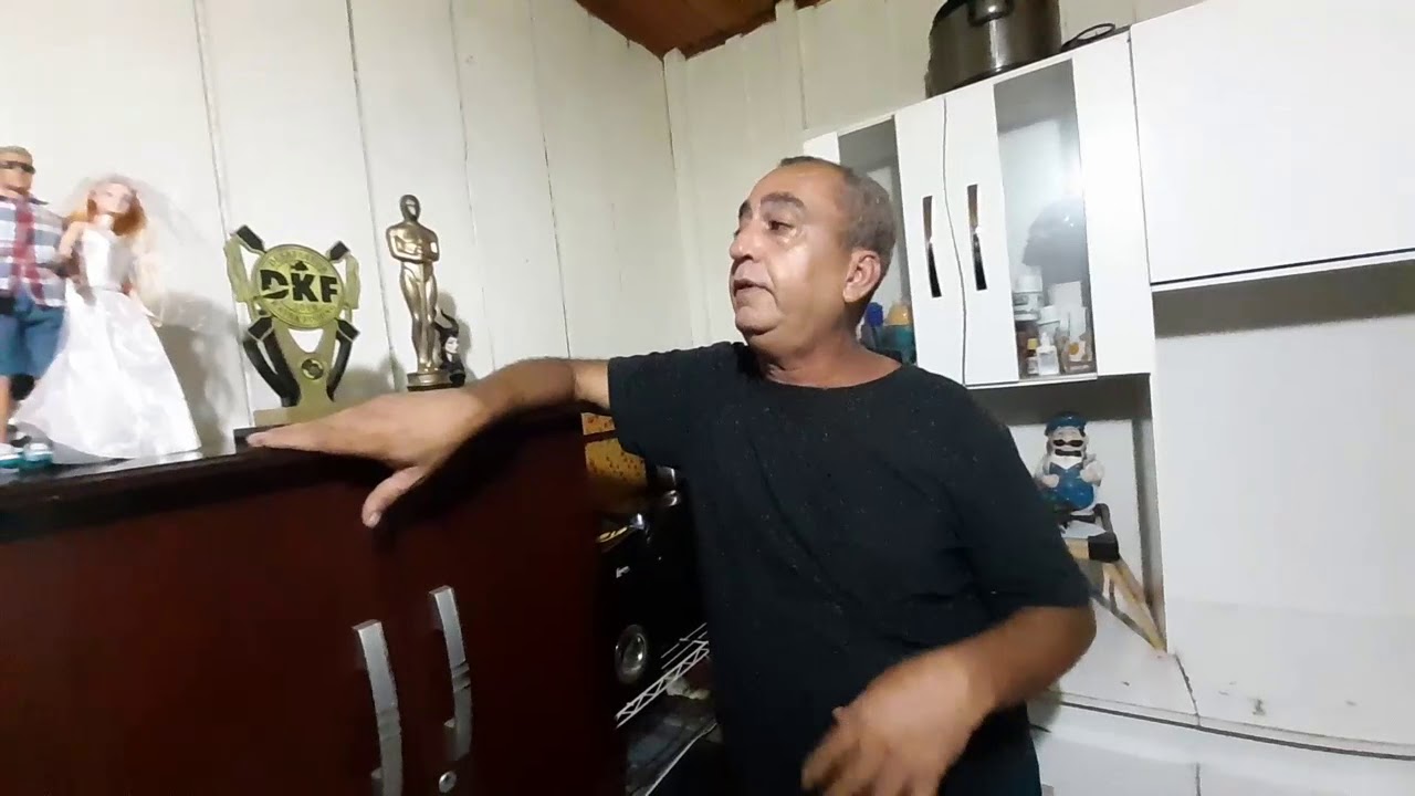 TODA MULHER É CHEIA DE ESQUISITICES ...............