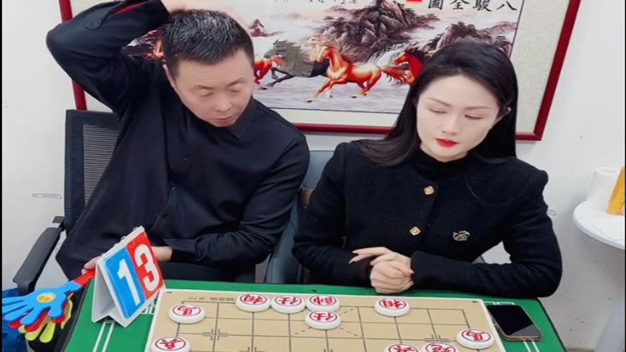 棋盘之上无退路，美丽用冷静逼出韩国棋王的极限