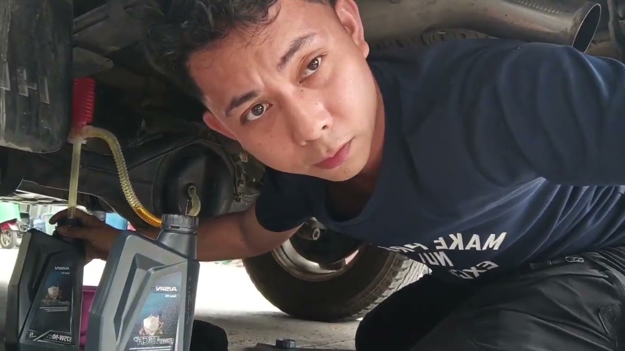 toyota hilux 2020 change transmission oil differential oil and engine oil,quick video.