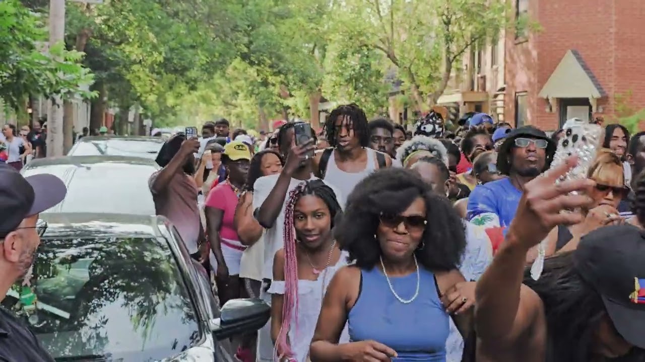 HAITI EN FOLIE/ GRAND DÉFILÉ RARA./         MONTRÉAL CANADA (Le peuple au Grand Coeur)