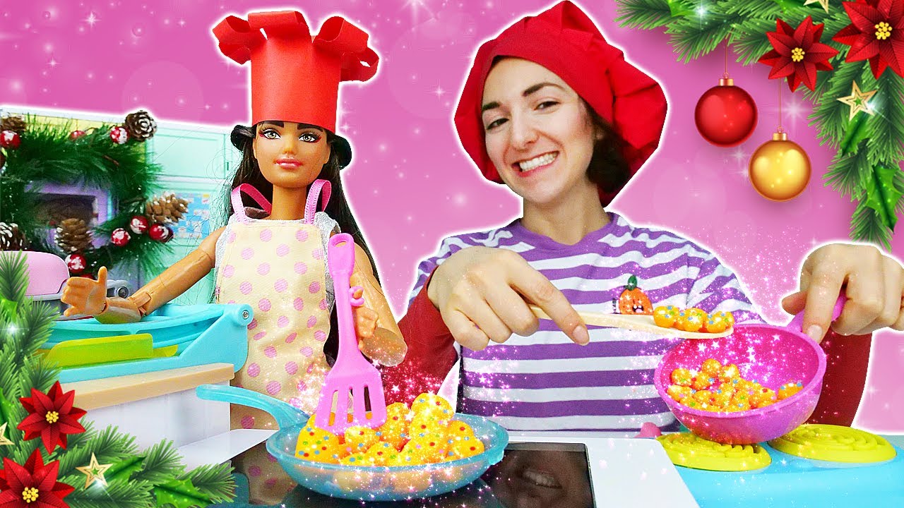 La cucina di Barbie a Natale. Sydney fa gli struffoli natalizi con il Play Doh per bambini