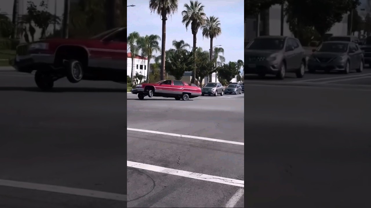 BENDING THAT CORNER! #Lowrider #Cadillac #Cruising #Fleetwood #Cruise #CarShow