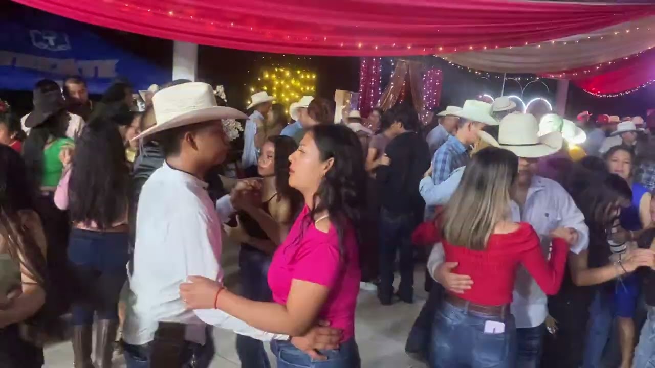 Tule limon 28 de dic XV años de Wendy Ugarte el Kari jr