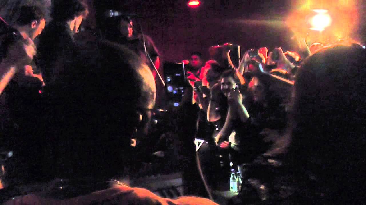 Håkan Hellström spelar Brännö Serenad på Jazzhuset (med poplars & Theodor Jensen)