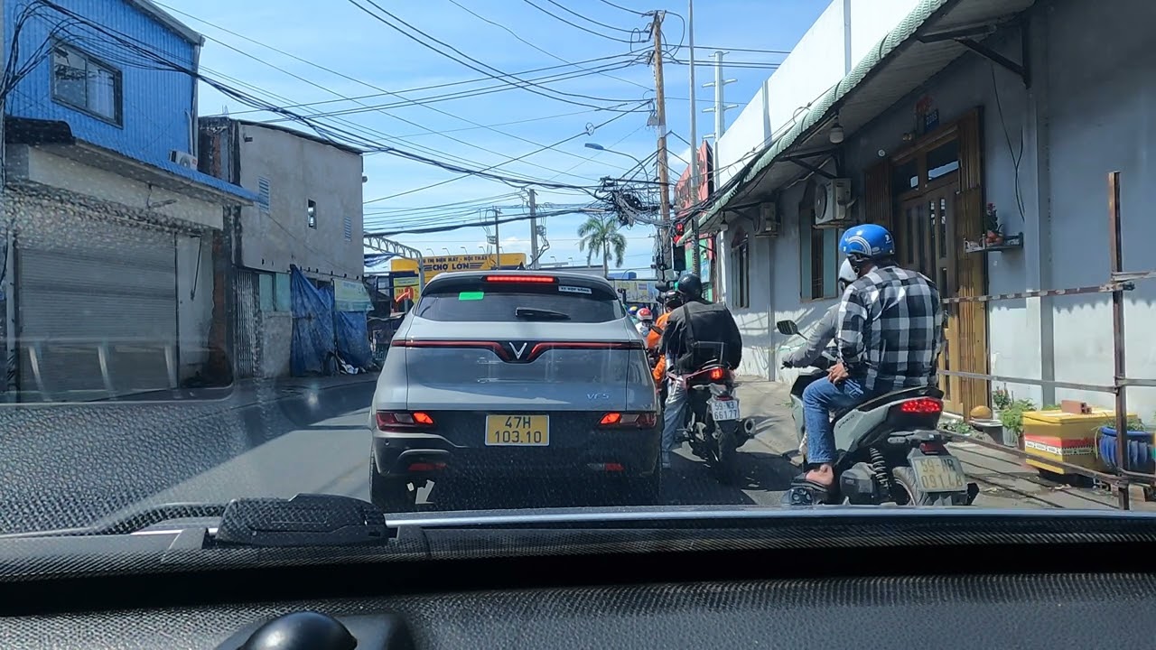 POV Saigon: Quốc Lộ 1A  - Nguyễn Văn Linh