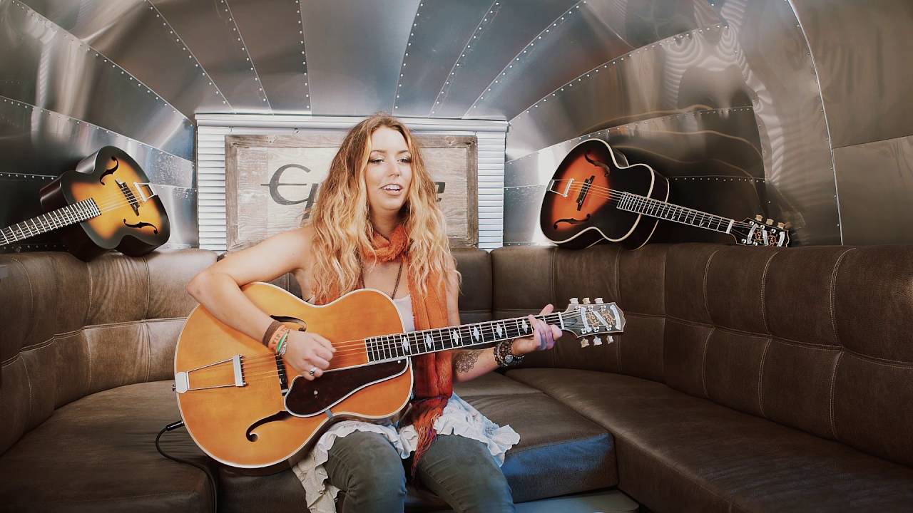 Epiphone Masterbilt Century: Kylie Rae Harris