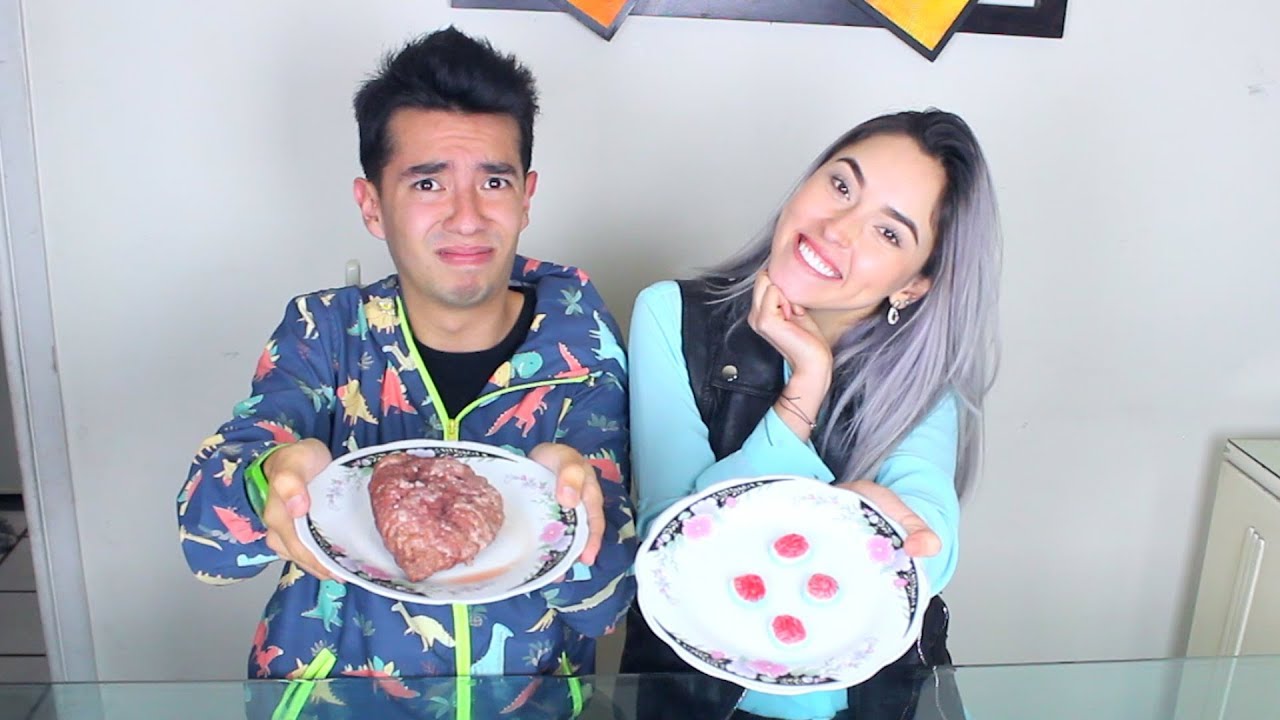 Comida Real vs Comida de Gomita (Cerebros, Patos y Más) - Ami Rodriguez Ft. Kika Nieto