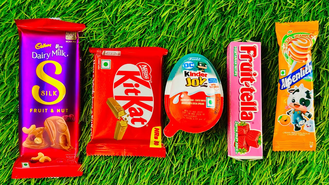 أشهر أنواع الحلوى بتقنية ASMR 🍭 | مصاصات قوس قزح، شوكولاتة، وأصوات فتح علب حلوة