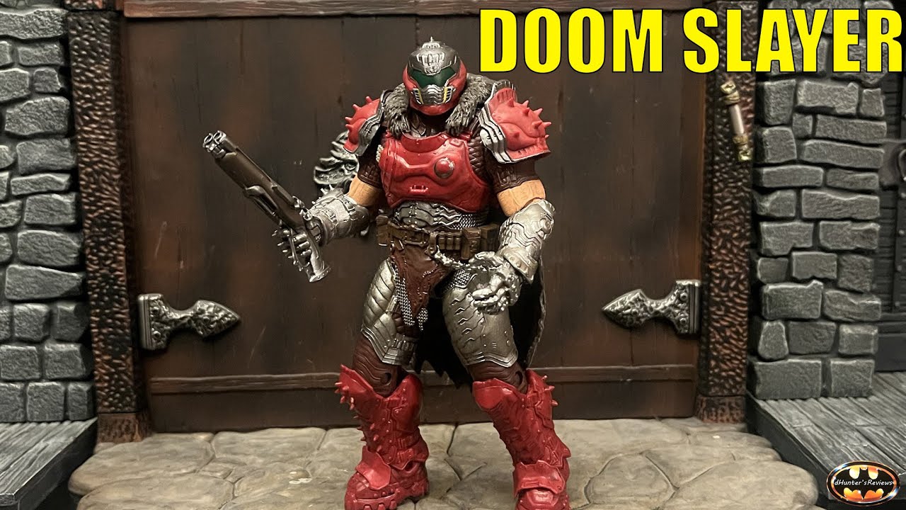 Обзор и сравнение фигурок Doom Dark Ages Doom Slayer Phalanx Skin от McFarlane.