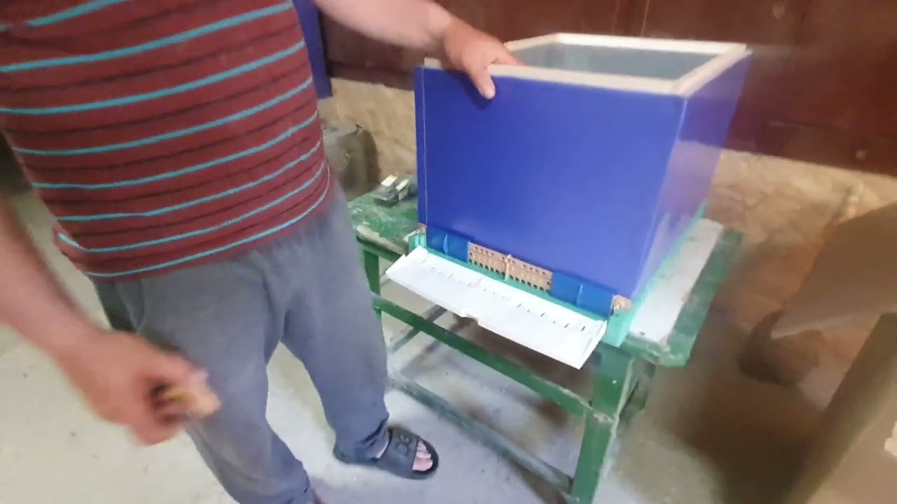 654.Adaptarea unui soclu din plastic la corpul de tip termos.