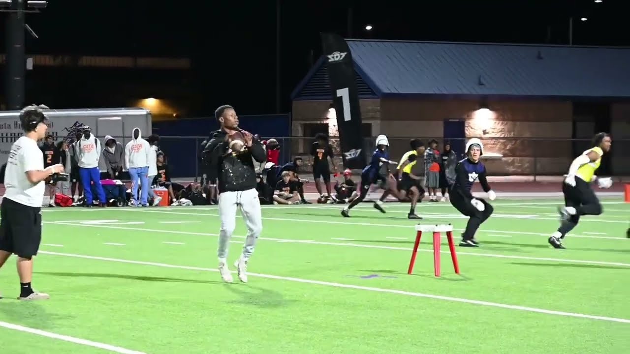 🚨🚨🚨Steven Moore QB Class of 2029 @theshowdownseries dropping dimes!!!🔥🔥🔥🔥🔥🔥🔥🔥🔥🔥