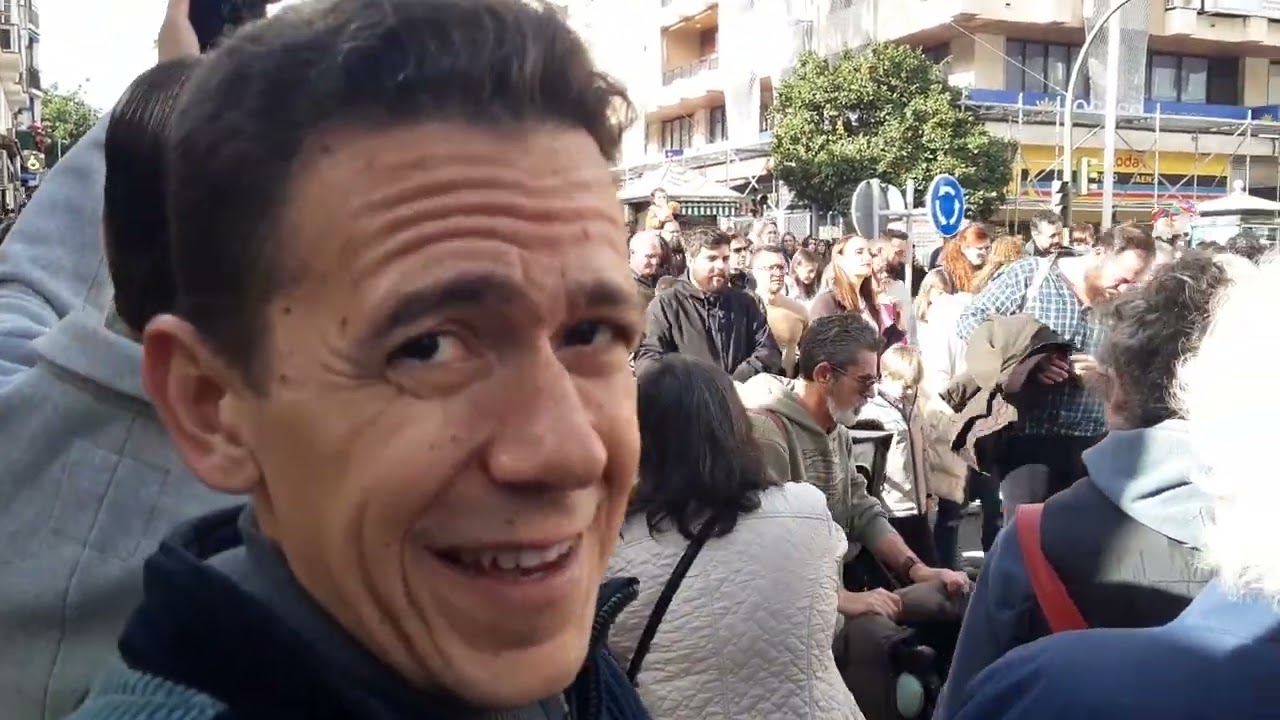 Arrastre de latas 2026 Algeciras para llamar a los Reyes Magos q vienen esta noche. Viva la ilusión