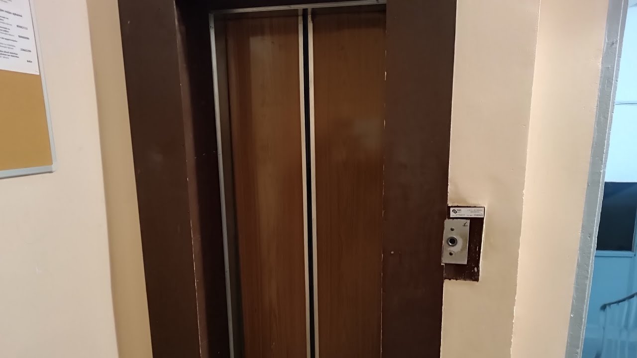 Old 1978 MLZ Traction Elevator in Residental block @Anniņmuižas bulvāra iela 82, Riga, Latvia