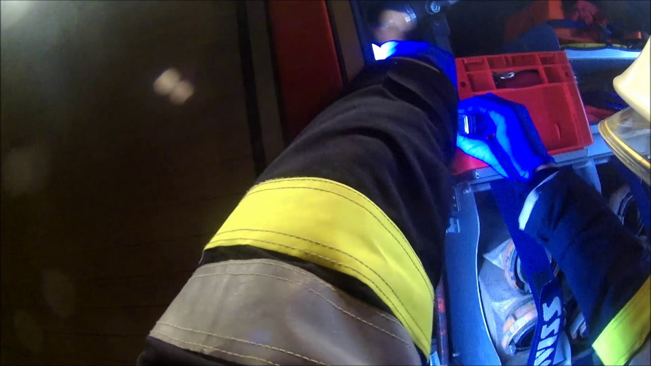 [HELMET CAM]----Pożar samochodu osobowego----OSP Dębe Wielkie