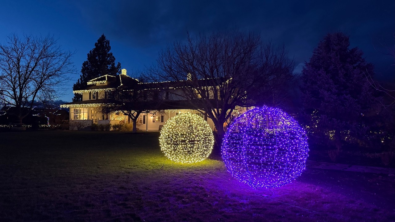 Making HUGE Lit Spheres & Christmas Light Tour! 🎄🎅🎄 // Garden Answer