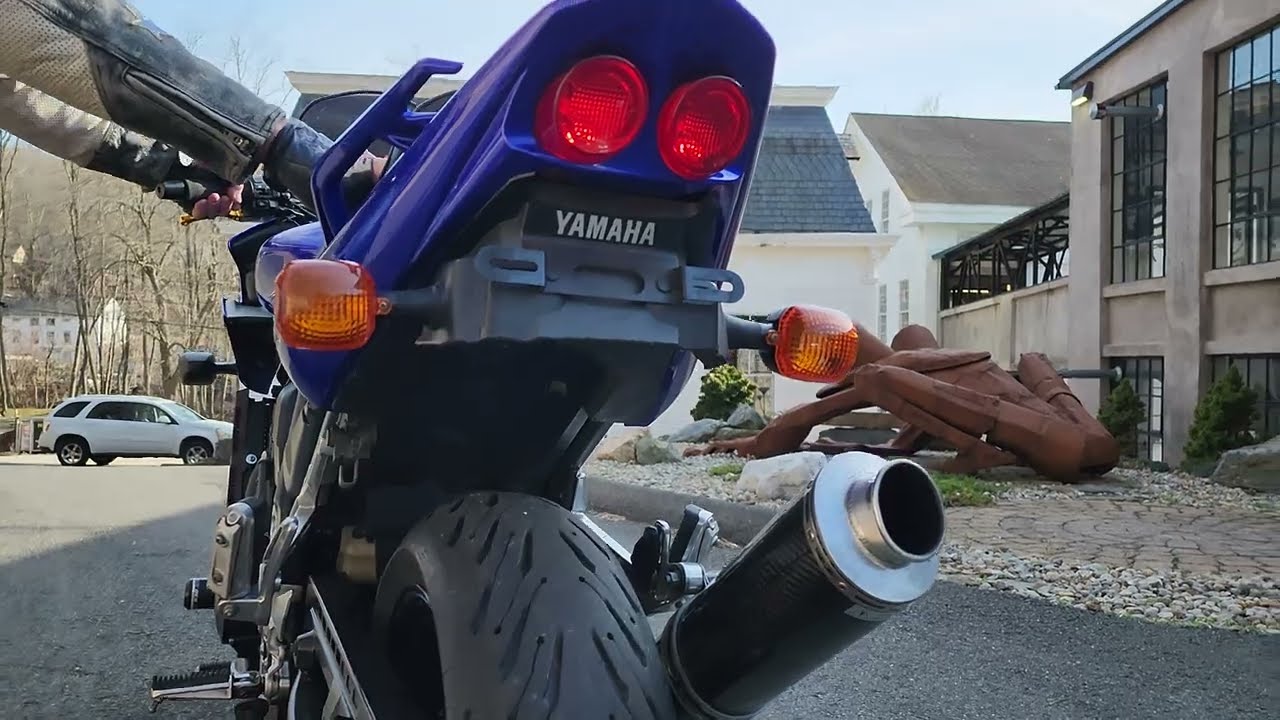 165 MPH ROCKET PRISTINE 2005 YAMAHA FZ1