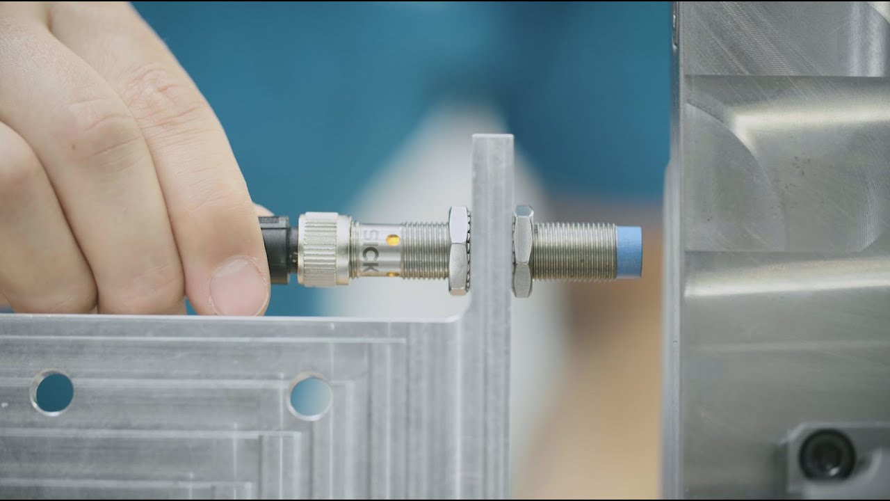 Die zuverlässige Lösung für die Werkzeugmaschinenindustrie - Induktiver Sensor IMB | SICK AG