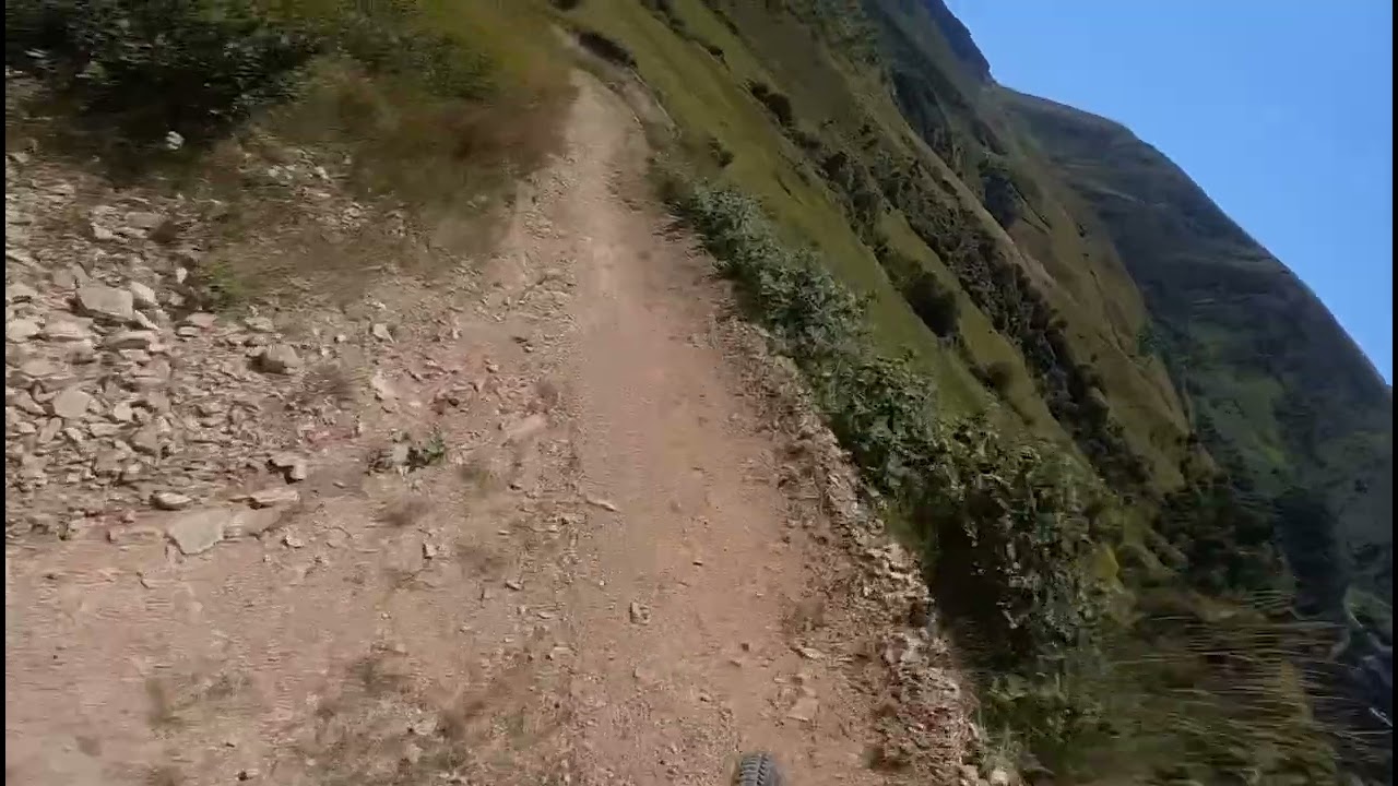 Pista blu artesina
