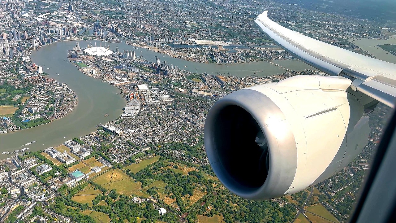 4K - Beautiful landing at London Heathrow LHR 🇬🇧 !  Air India Boeing 787 [Business Class] From Delhi