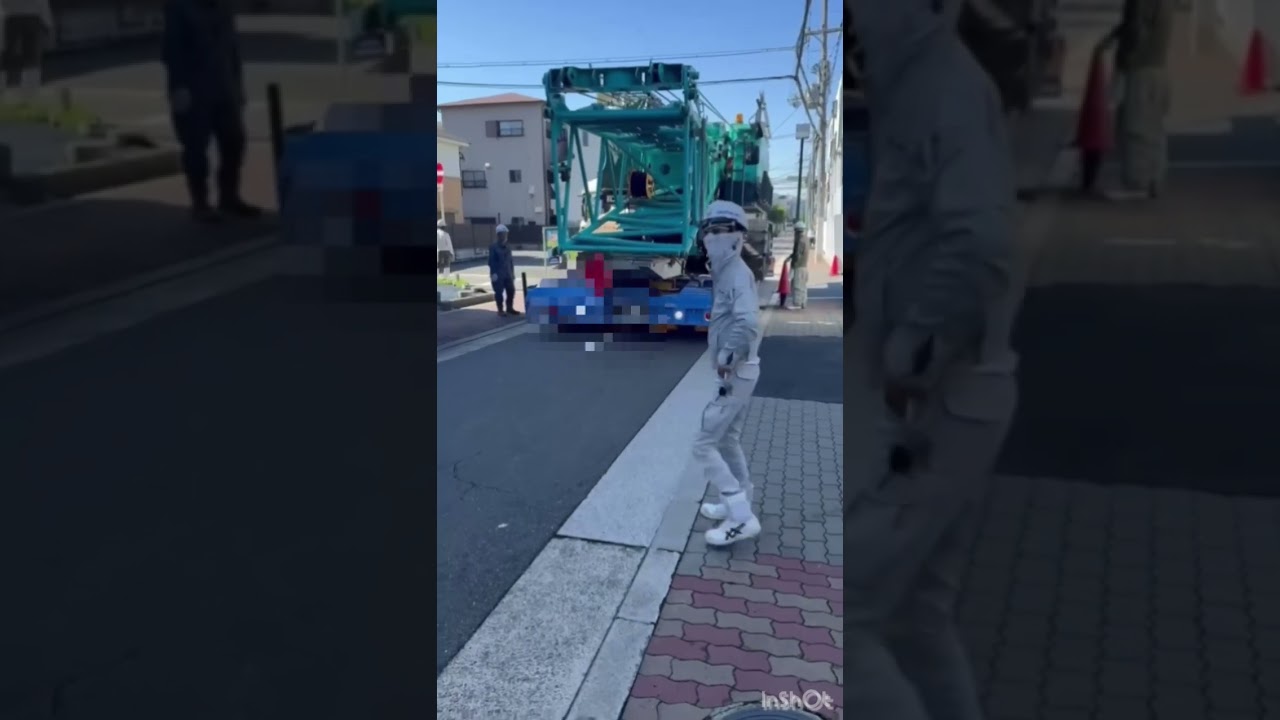 スカニア♡舵切り　現場搬入
