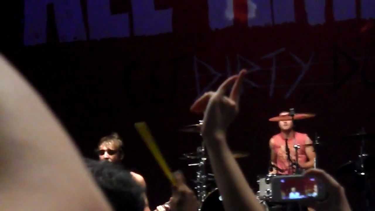 Weightless - All Time Low (Live in Manila)