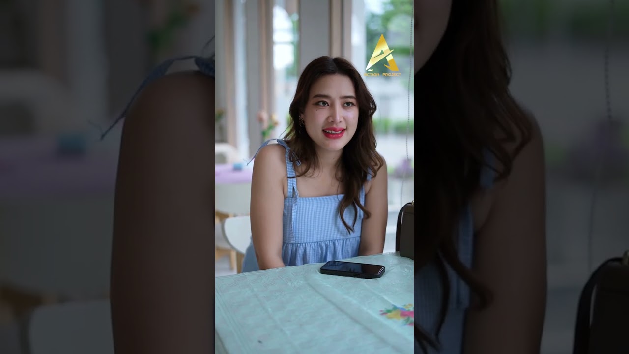 คนนึงแกล้งทำเป็นเจ้าชายนินทรา อีกคนทำทุกอย่างเพื่อปลุกให้เขาตื่น