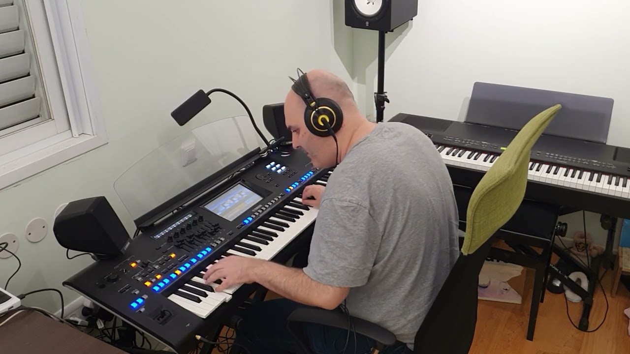 Barbra Streisand - Woman In Love [Yamaha Genos Cover]