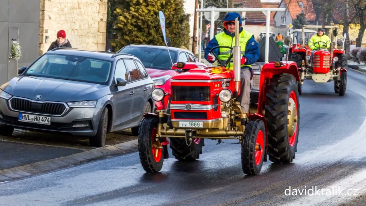 Tractor / Traktor / Traktor - Novoroční jízda na památnou horu Říp